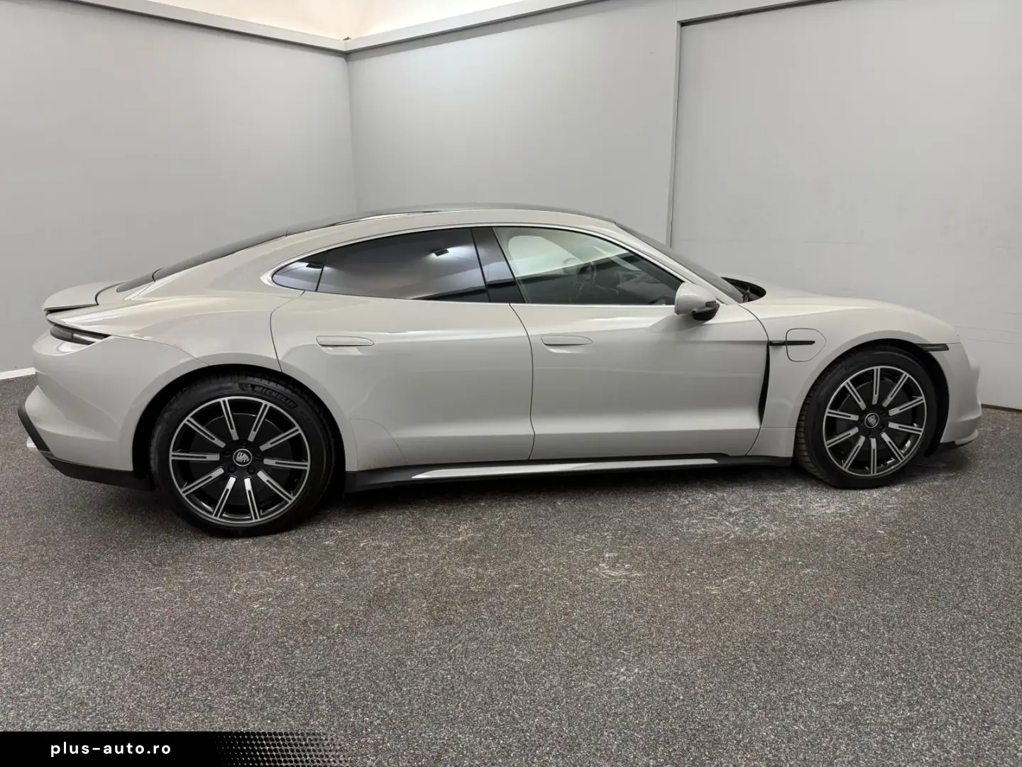 PORSCHE Taycan Turbo Panoramic