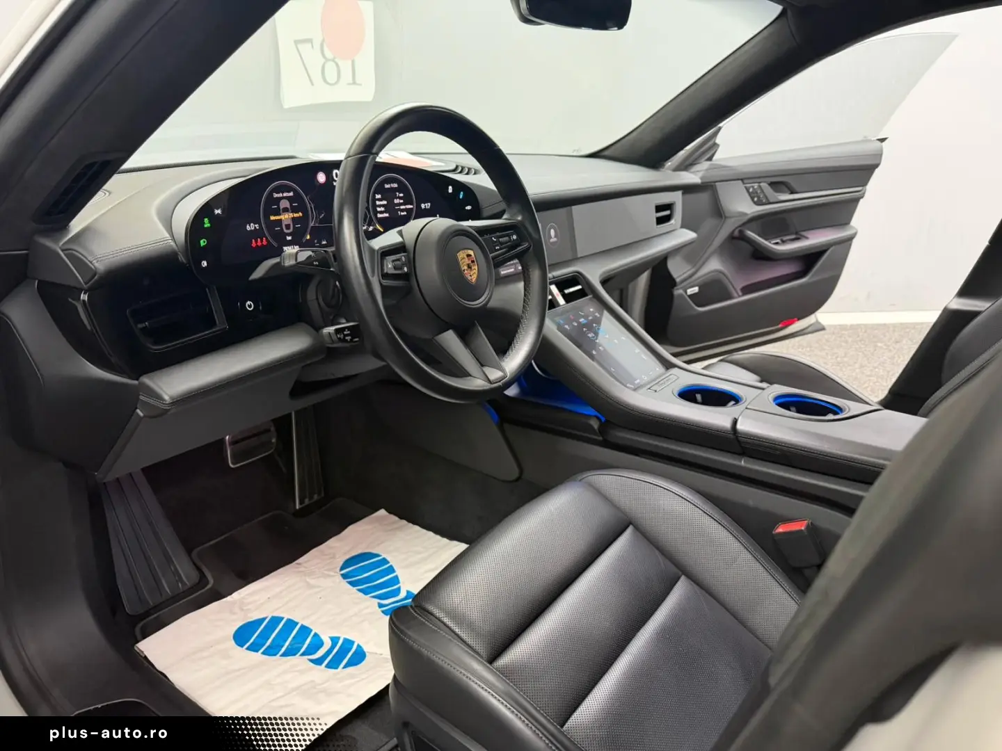 PORSCHE Taycan Turbo Panoramic