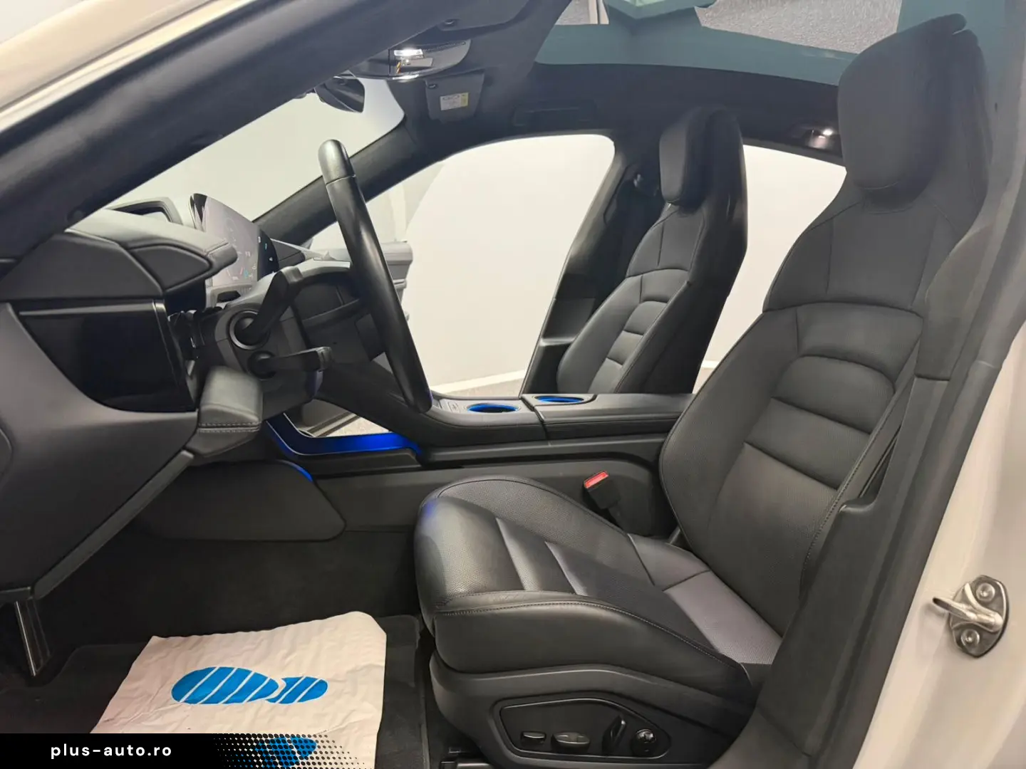 PORSCHE Taycan Turbo Panoramic