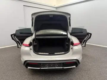 PORSCHE Taycan Turbo Panoramic