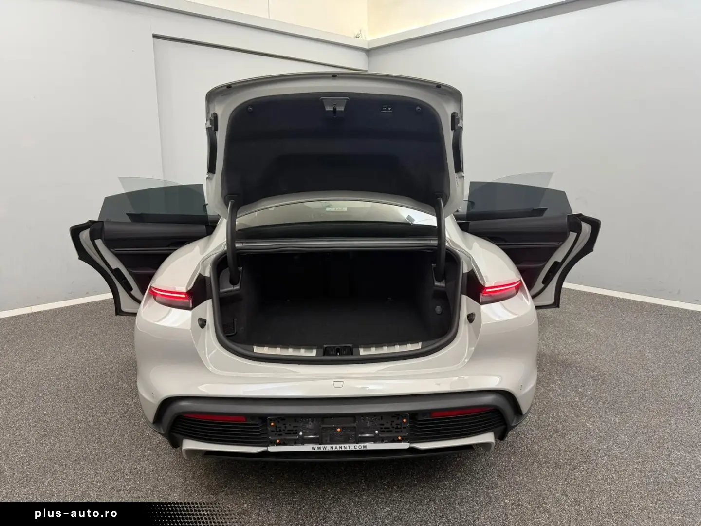 PORSCHE Taycan Turbo Panoramic