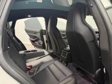 PORSCHE Taycan Turbo Panoramic