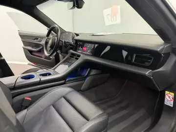 PORSCHE Taycan Turbo Panoramic