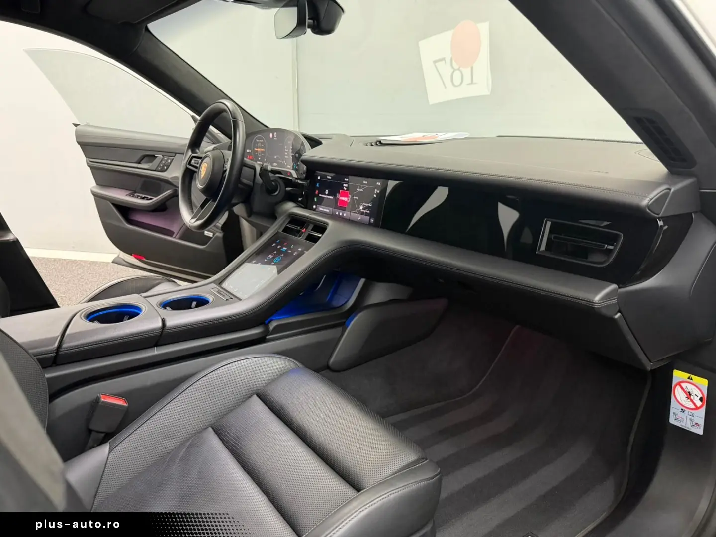PORSCHE Taycan Turbo Panoramic