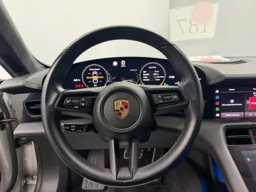 PORSCHE Taycan Turbo Panoramic
