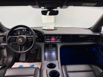 PORSCHE Taycan Turbo Panoramic