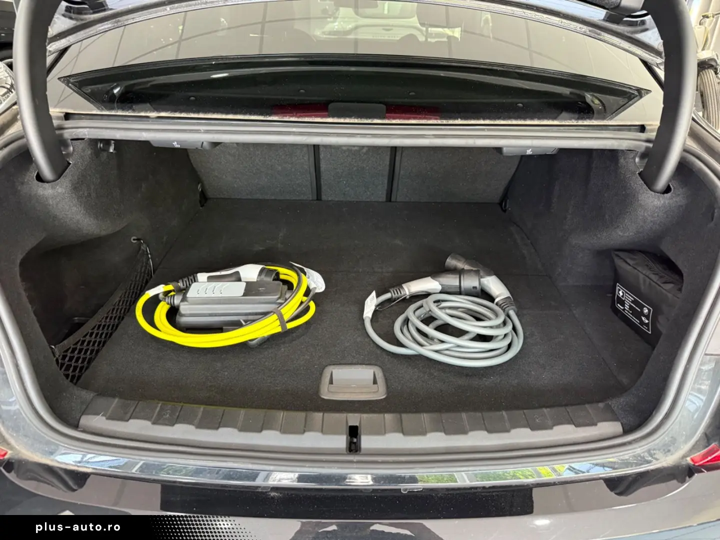 BMW 330e G20 M-PAKET 360 ADAP.FAHR LED-SCHW CARPLAY