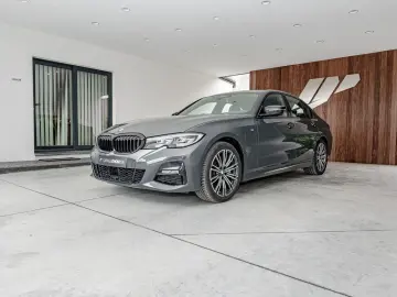 BMW 330 e  M pack  camera  adaptieve cruise control