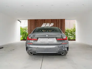 BMW 330 e  M pack  camera  adaptieve cruise control