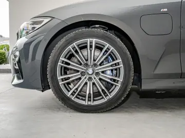 BMW 330 e  M pack  camera  adaptieve cruise control