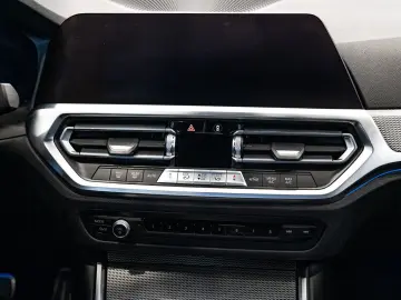 BMW 330 e  M pack  camera  adaptieve cruise control
