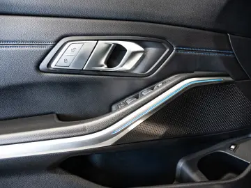 BMW 330 e  M pack  camera  adaptieve cruise control