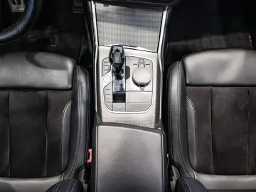 BMW 330 e  M pack  camera  adaptieve cruise control
