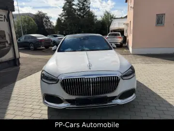MERCEDES-BENZ S 580 e Maybach