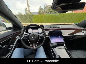 MERCEDES-BENZ S 580 e Maybach