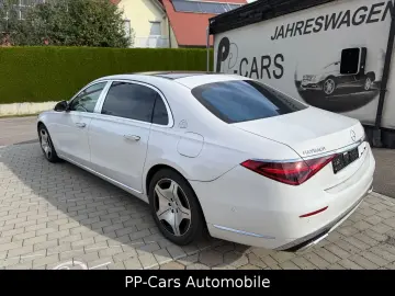MERCEDES-BENZ S 580 e Maybach