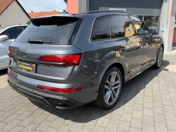 AUDI Q7 50 TDI quattro S line