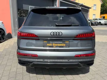 AUDI Q7 50 TDI quattro S line