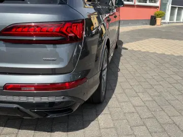 AUDI Q7 50 TDI quattro S line