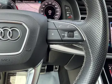 AUDI Q7 50 TDI quattro S line