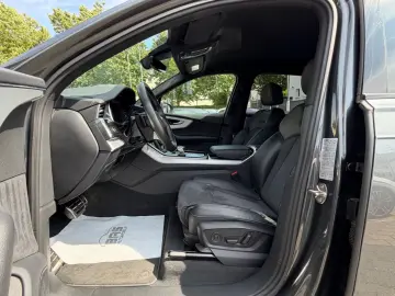 AUDI Q7 50 TDI quattro S line