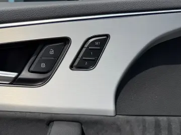AUDI Q7 50 TDI quattro S line