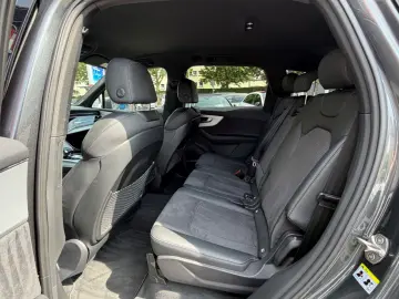 AUDI Q7 50 TDI quattro S line