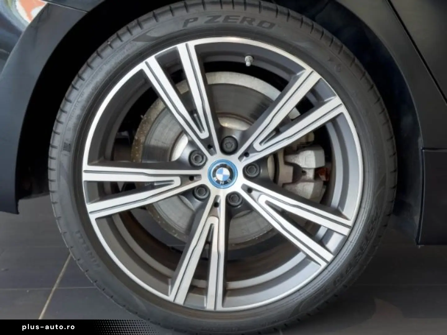 BMW 330 e Limousine M Sport Memory Temp HUD DW 0 5%