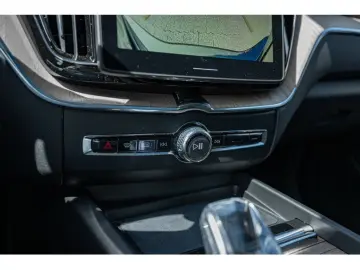 VOLVO XC60 T6 AWD Plus Bright Plug-in Hybrid