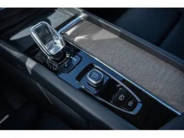 VOLVO XC60 T6 AWD Plus Bright Plug-in Hybrid