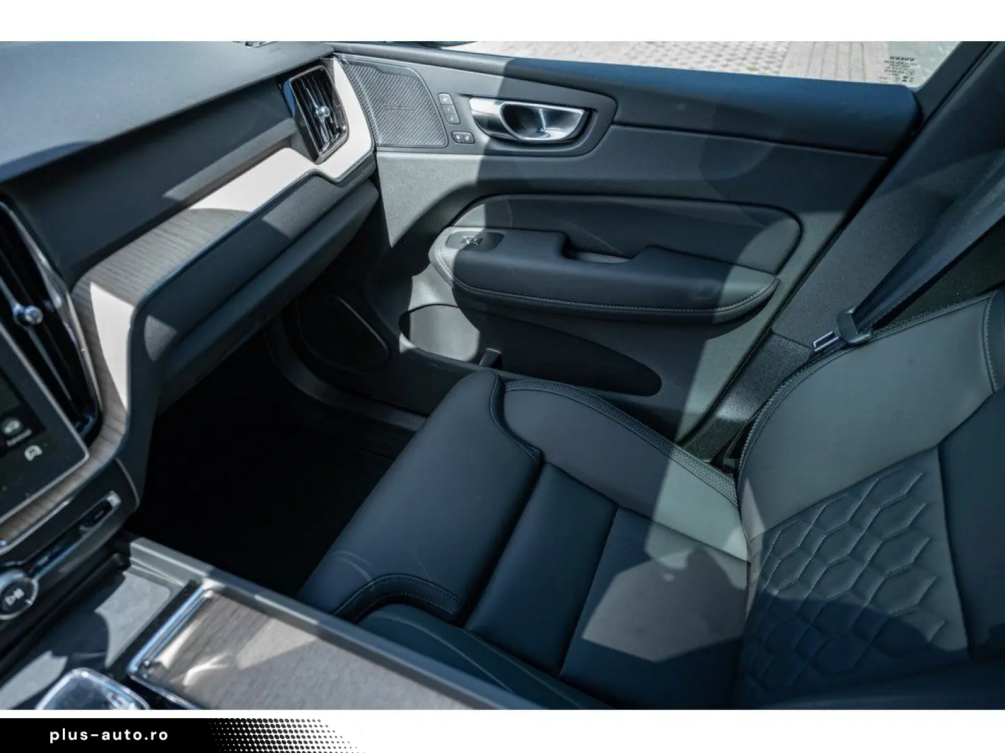 VOLVO XC60 T6 AWD Plus Bright Plug-in Hybrid