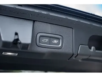 VOLVO XC60 T6 Ultra Black Edition AWD