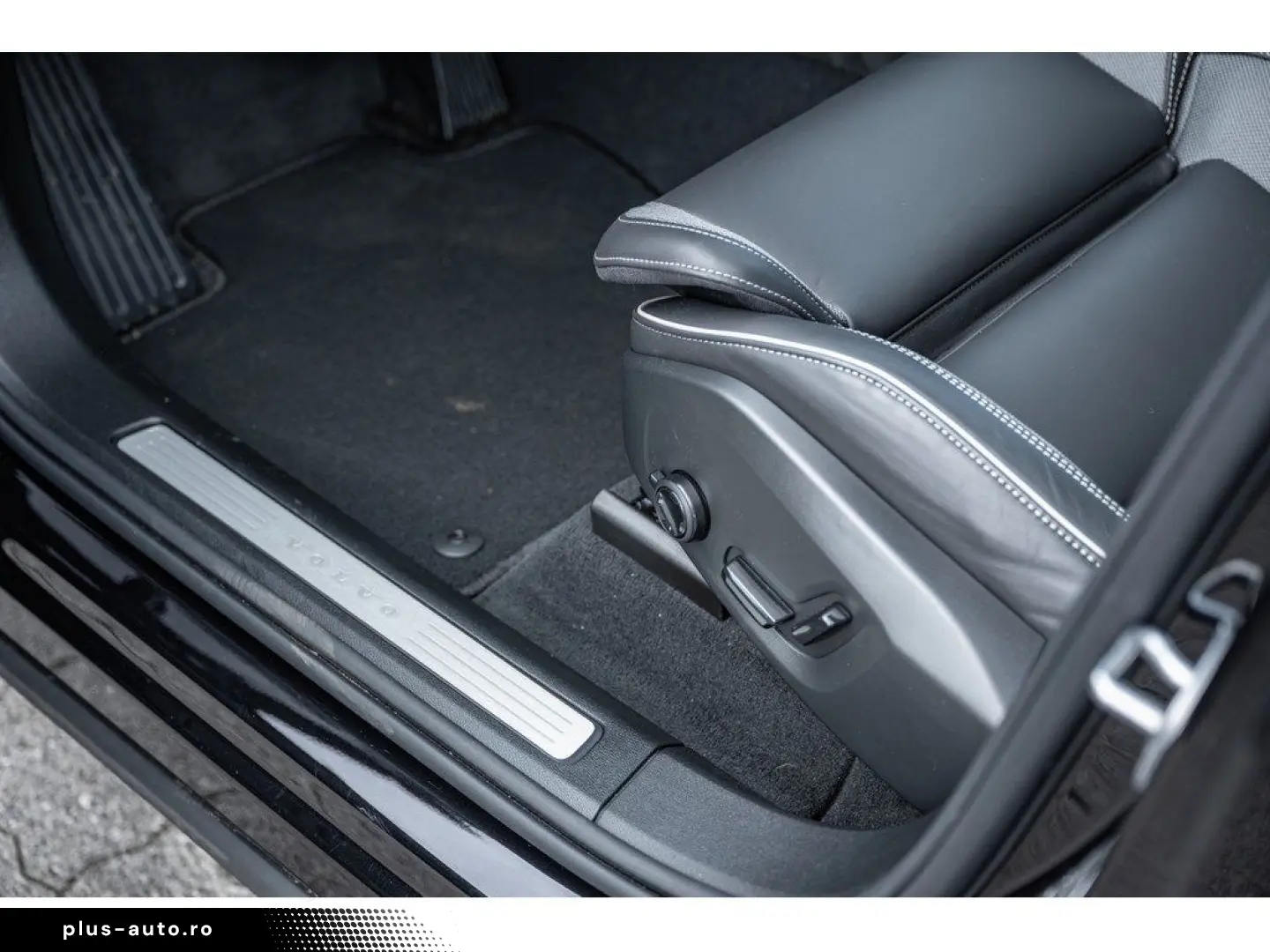 VOLVO XC60 T6 Ultra Black Edition AWD