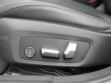 BMW 330e M Sport Pro-Curved-LED-ACC-RFK-HuD-H&K-