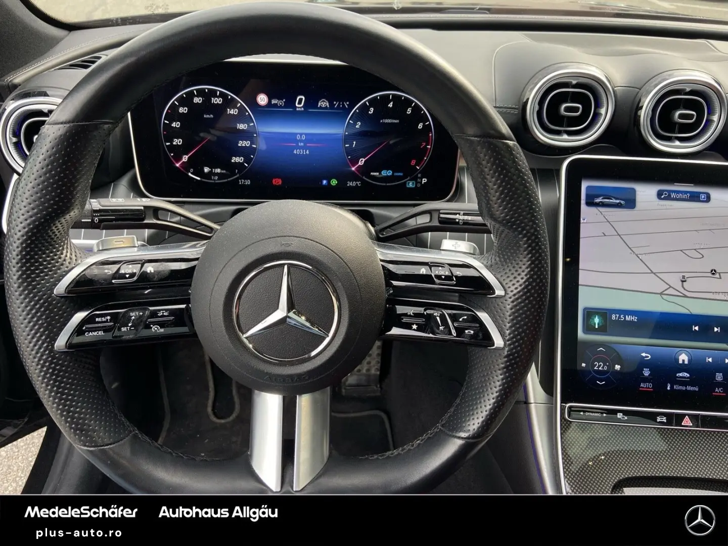 MERCEDES-BENZ C 300 4M AMG AHK Pano Burm  Memory