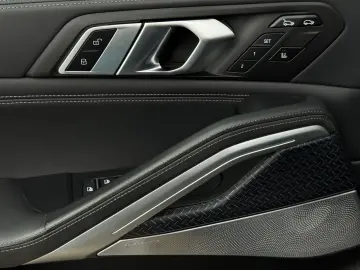 BMW X6 M50i Black Vermilion FrozenBlack Laser B&W