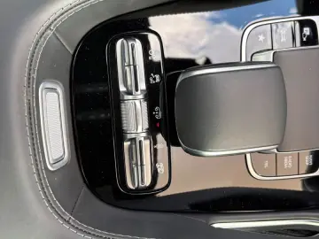 MERCEDES-BENZ GLE 63 AMG S Burmester High-End Head-Up