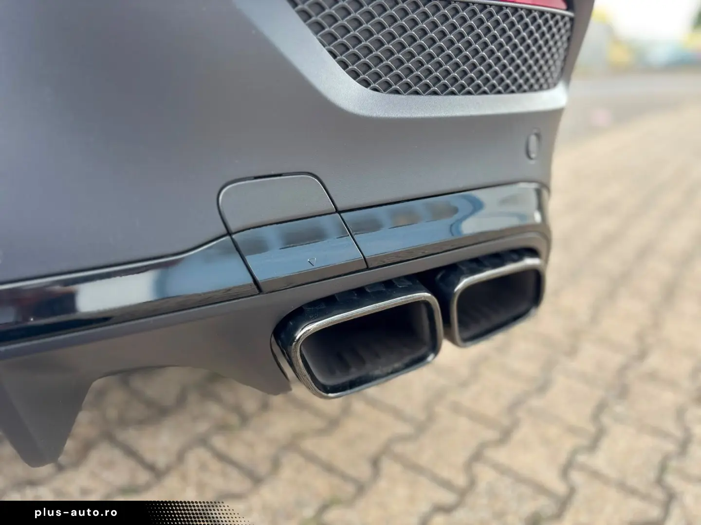 MERCEDES-BENZ GLE 63 AMG S Burmester High-End Head-Up