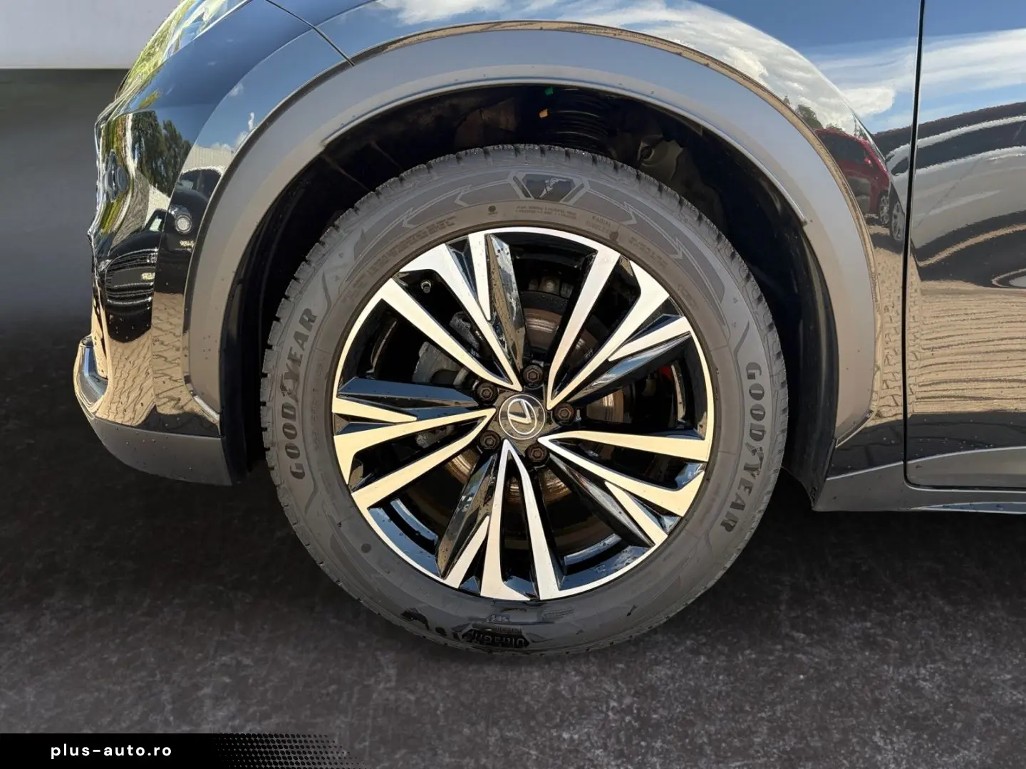LEXUS LBX FWD Elegant  M Levinson LED HUD 360  el. Hec