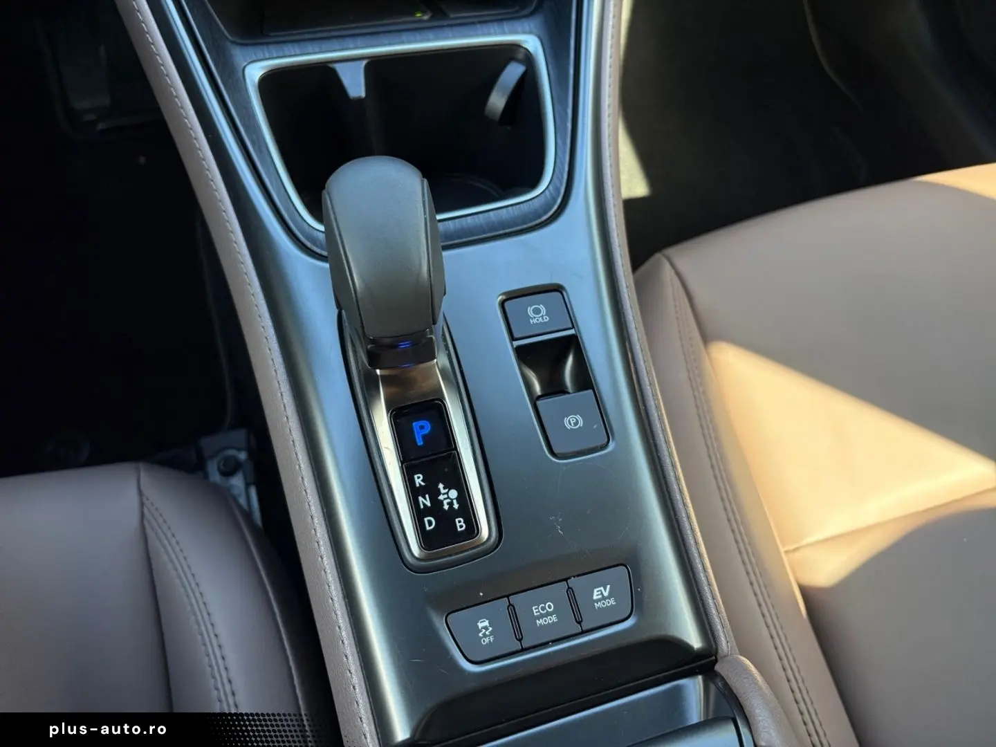 LEXUS LBX FWD Elegant  M Levinson LED HUD 360  el. Hec