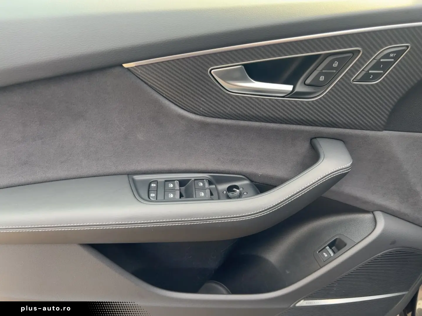 AUDI RSQ8 quattro tiptronic AHK Keramik Sportabgas B&