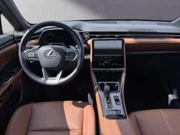 LEXUS LBX 1.5 Hybrid Relax E-FOUR Safe & Sound Paket