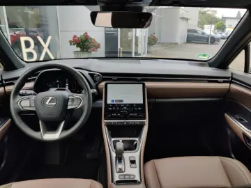 LEXUS LBX Elegant Safe&Sound Tech-Paket Leder Braun