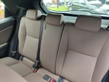 LEXUS LBX Elegant Safe&Sound Tech-Paket Leder Braun