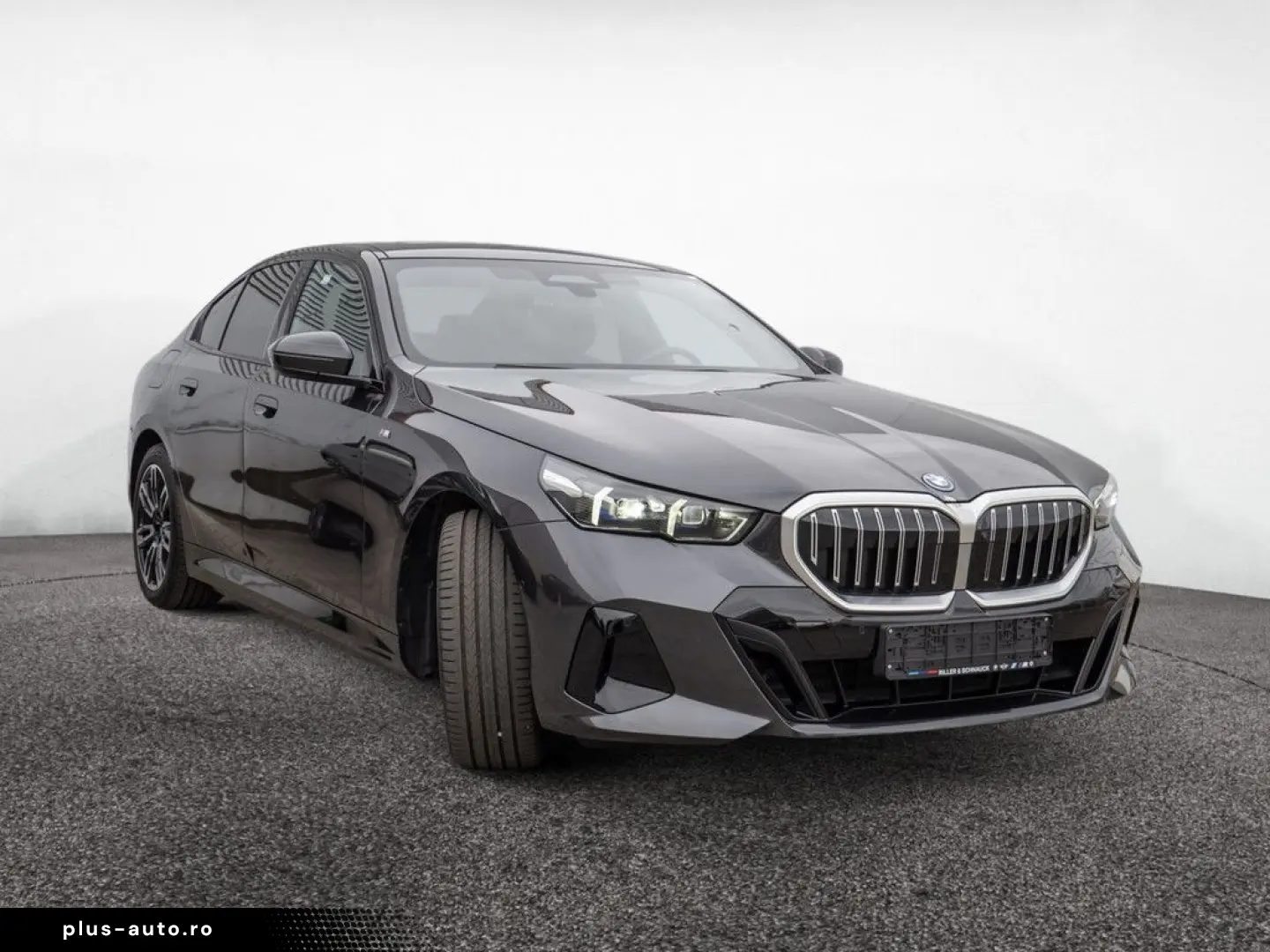 BMW 530e M-Sport PANO HUD 360 KAM HK