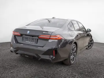 BMW 530e M-Sport PANO HUD 360 KAM HK