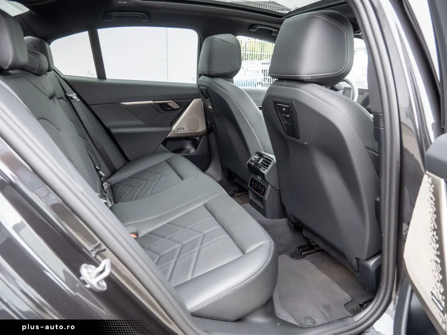 BMW 530e M-Sport PANO HUD 360 KAM HK