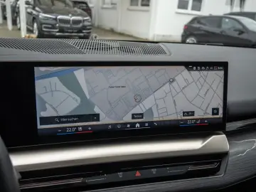 BMW 530e M-Sport PANO HUD 360 KAM HK