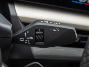 BMW 530e M-Sport PANO HUD 360 KAM HK