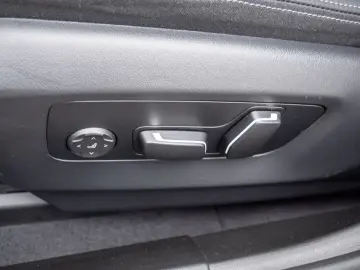BMW 530e M-Sport PANO HUD 360 KAM HK